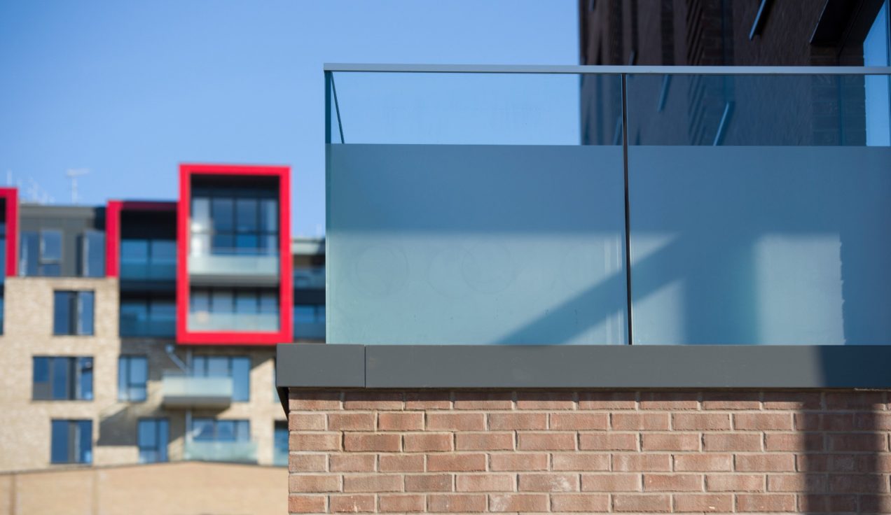 08 greenwich millennium village glass balustrade