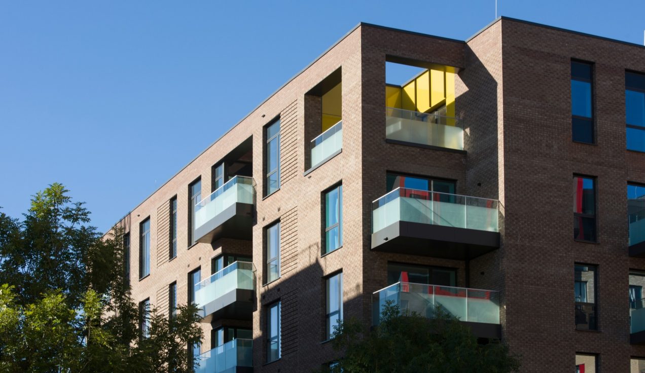 01 greenwich millennium village glass balustrade