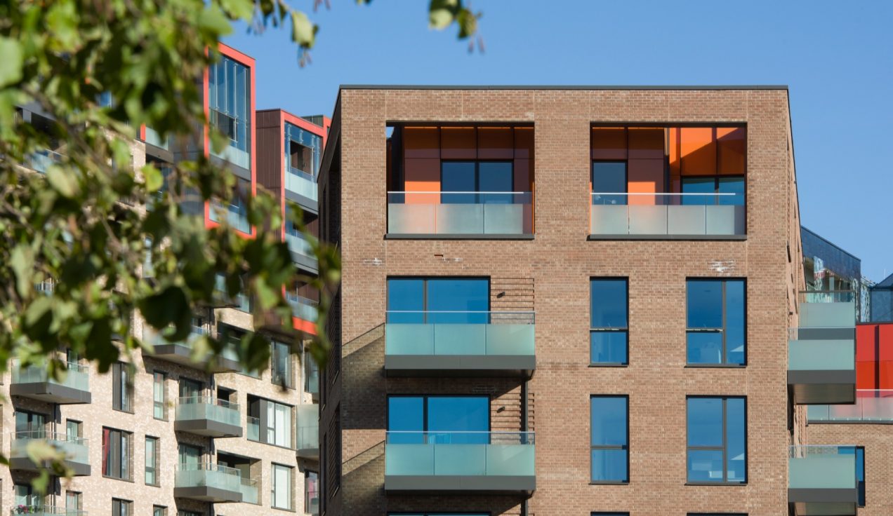 03 greenwich millennium village glass balustrade