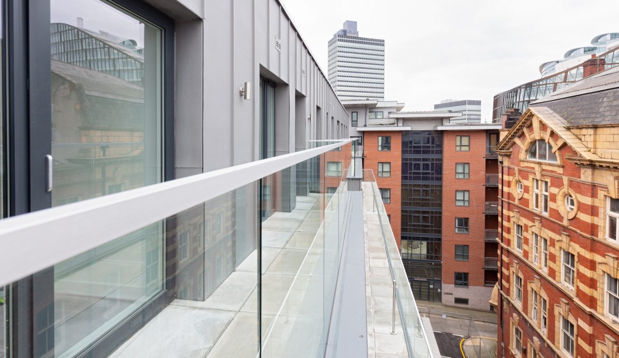 03 Simpson Street Glass Balustrades