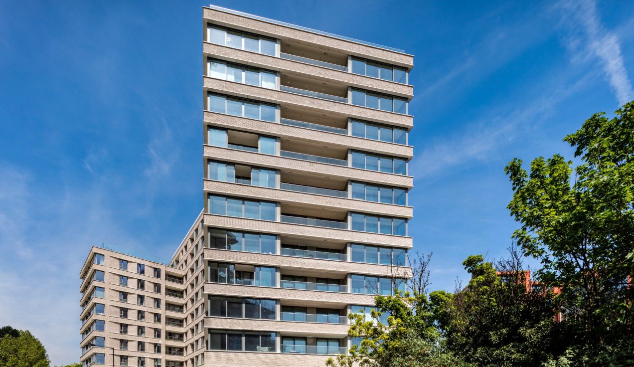 07 Onyx Apartments, Camley Street - External balcony balustrade