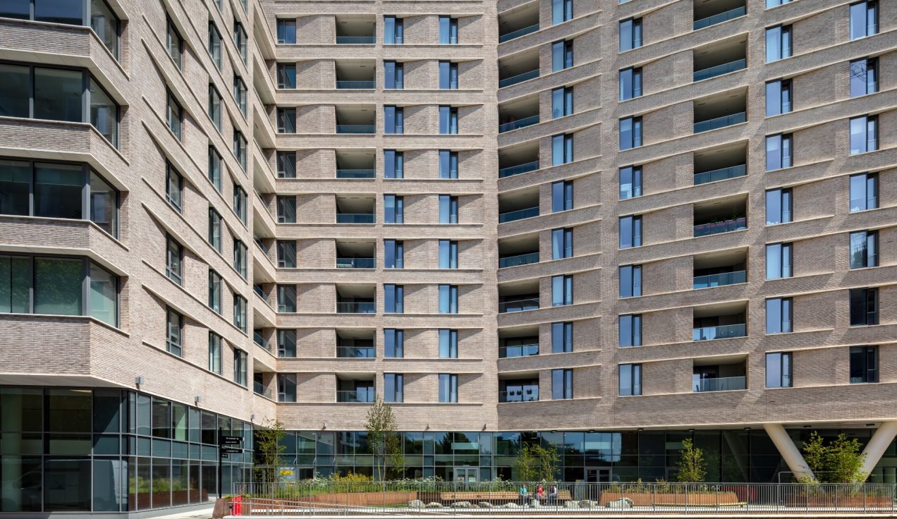 04 Onyx Apartments, Camley Street - External balcony balustrade