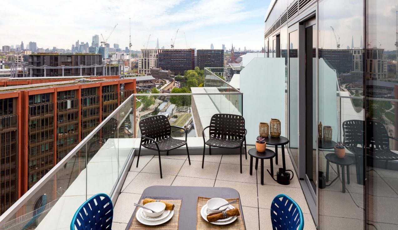 06 Onyx Apartments, Camley Street - External terrace balustrade