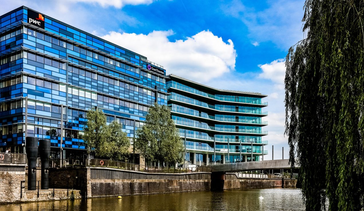 01 Glass Wharf - External Terrace Glass Balustrade