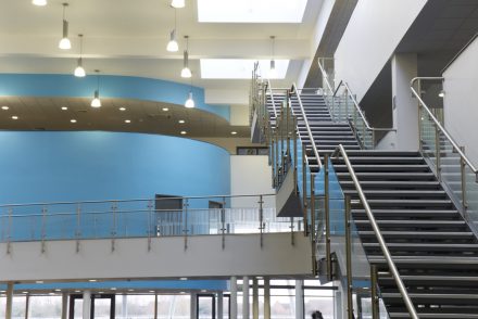 5 important factors to consider when specifying balustrades in schools