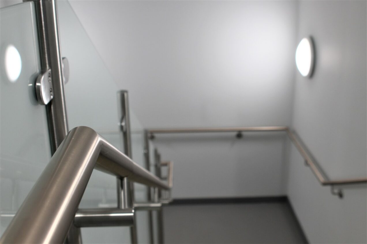 04 VBA99 Antimicrobial Metal Handrails 