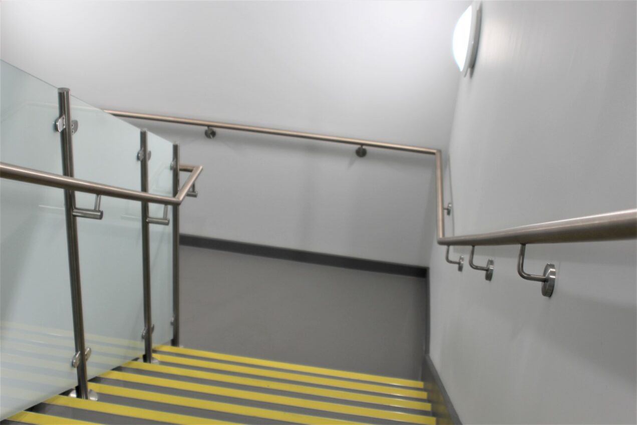 vba99_antimicrobial_metal_stair