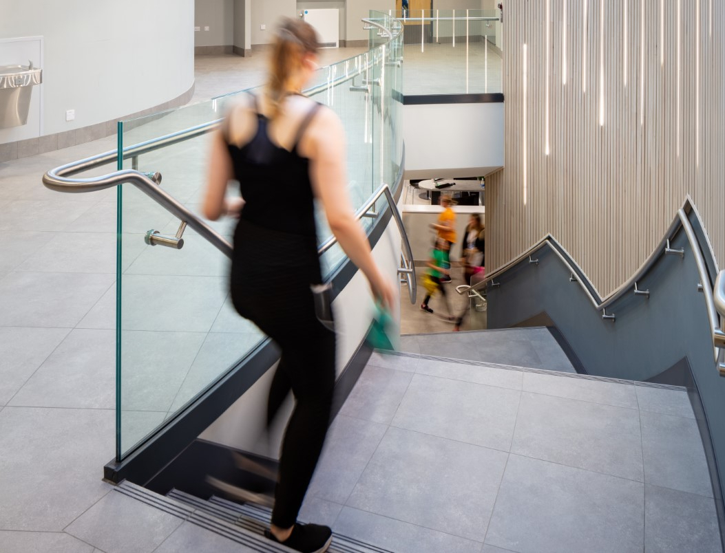 03 main stair balustrade 