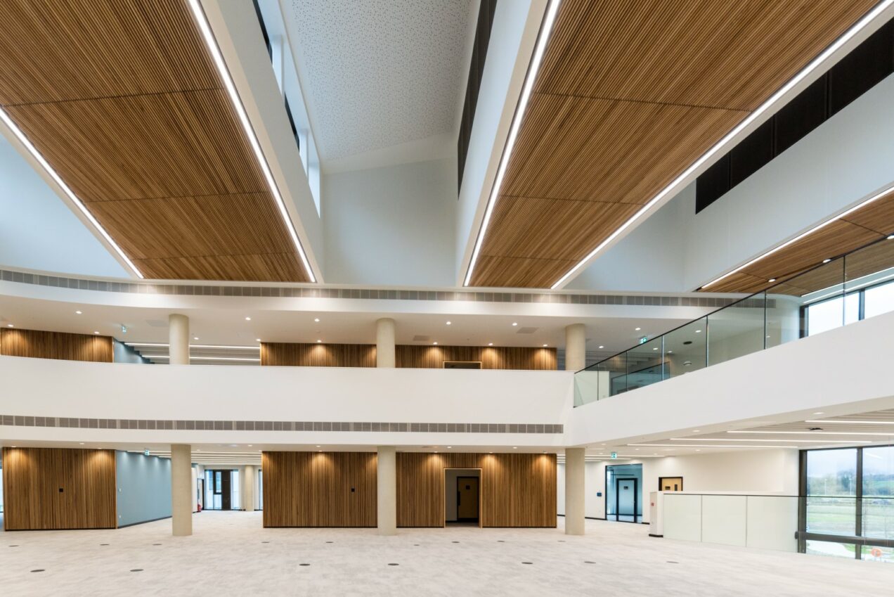 07 Side View of atrium and glass balustrades 