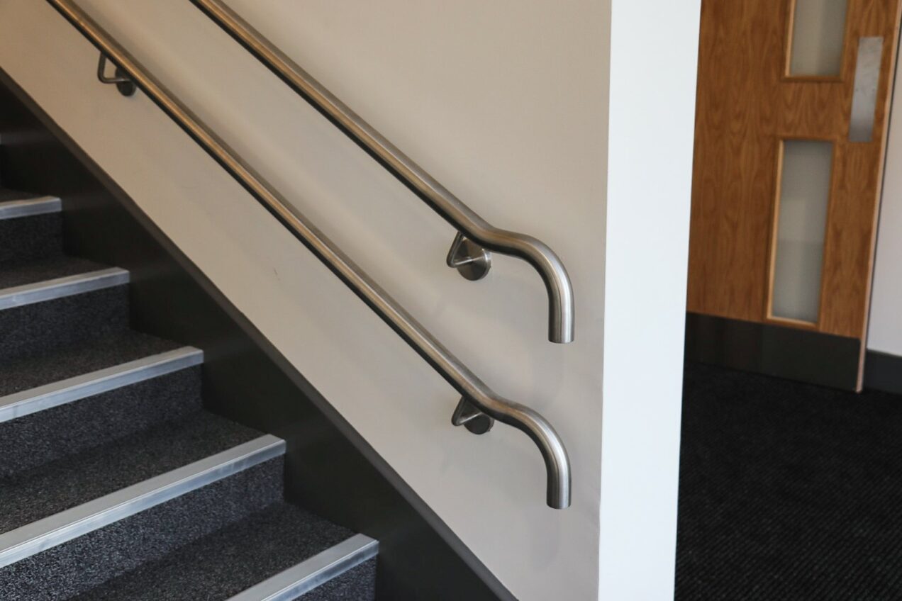 02 Double Wall Handrail 