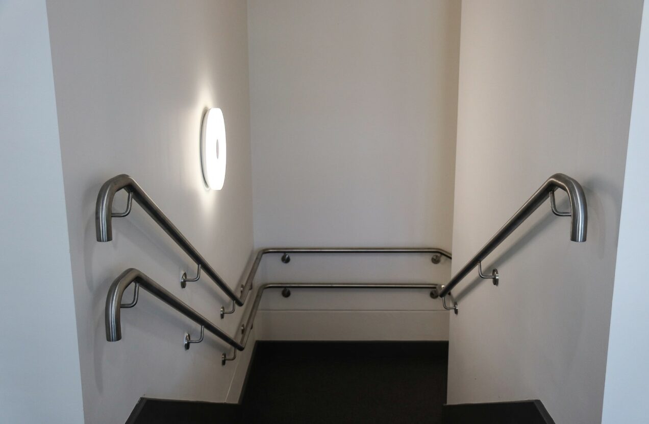 06 Double Handrail View of Stair 