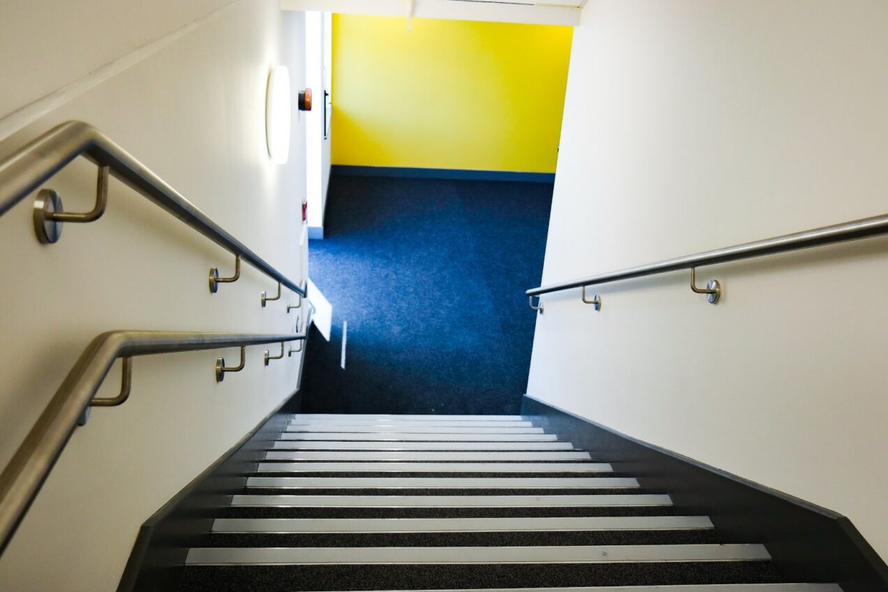 07 Stair Well 