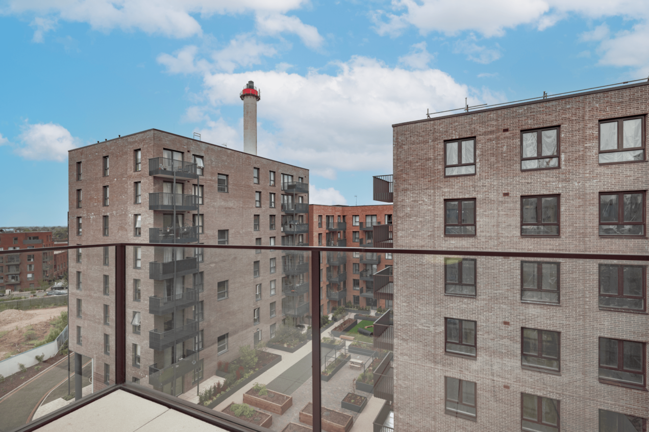 Harrow View East - A2 rated glass balustrade 03