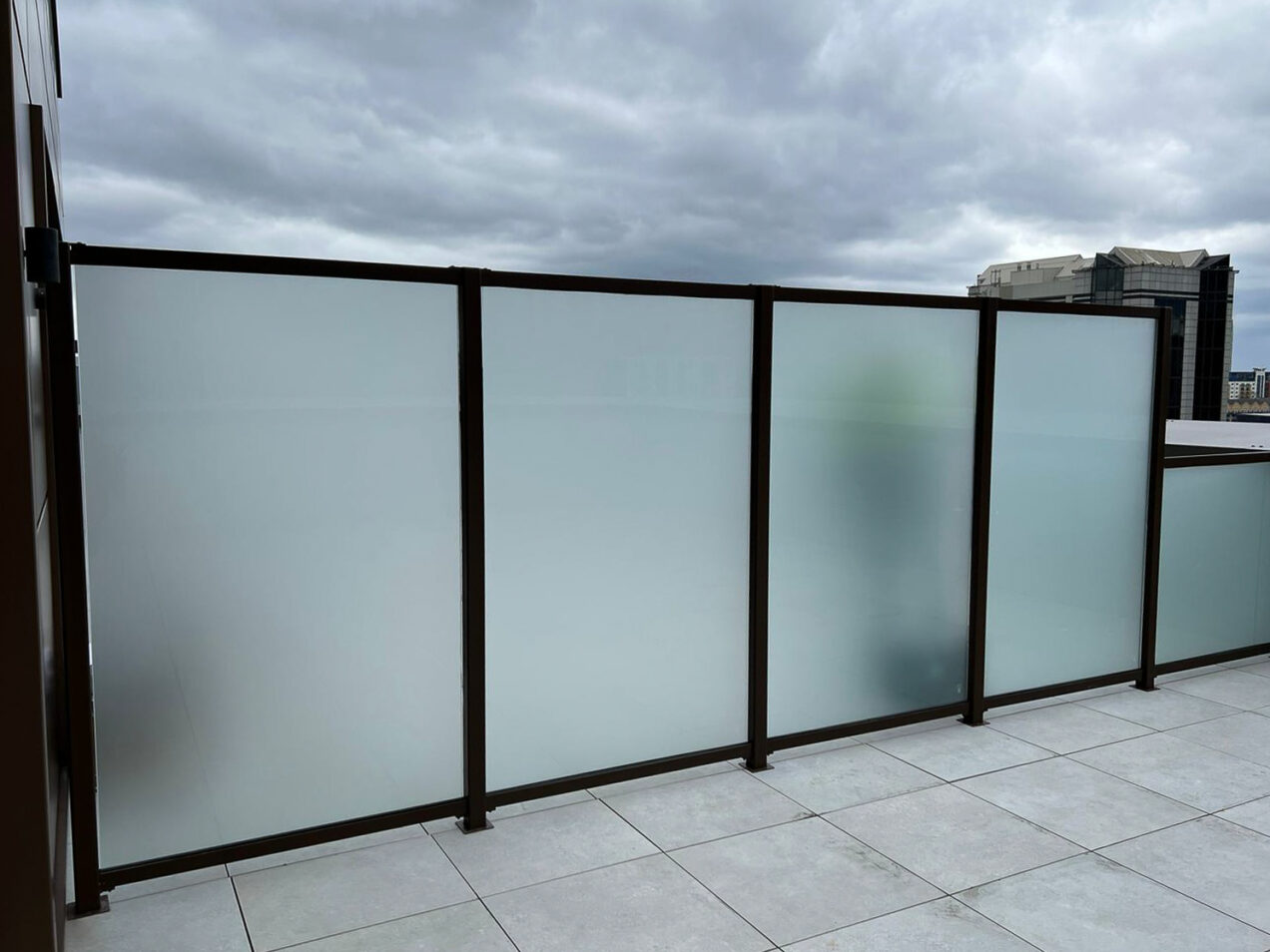 02 View from terrace of 1800 high privacy screen 