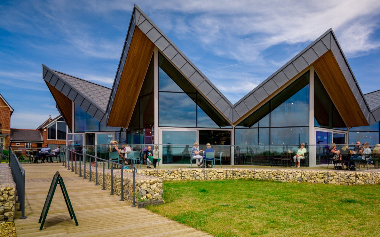 05 Walkway Balustrades to café 