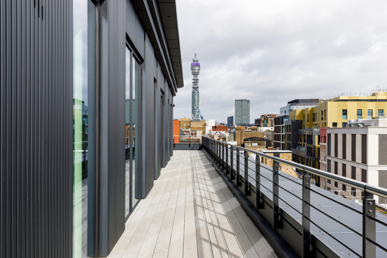 02 Close up of steel ppc balustrades on terrace 