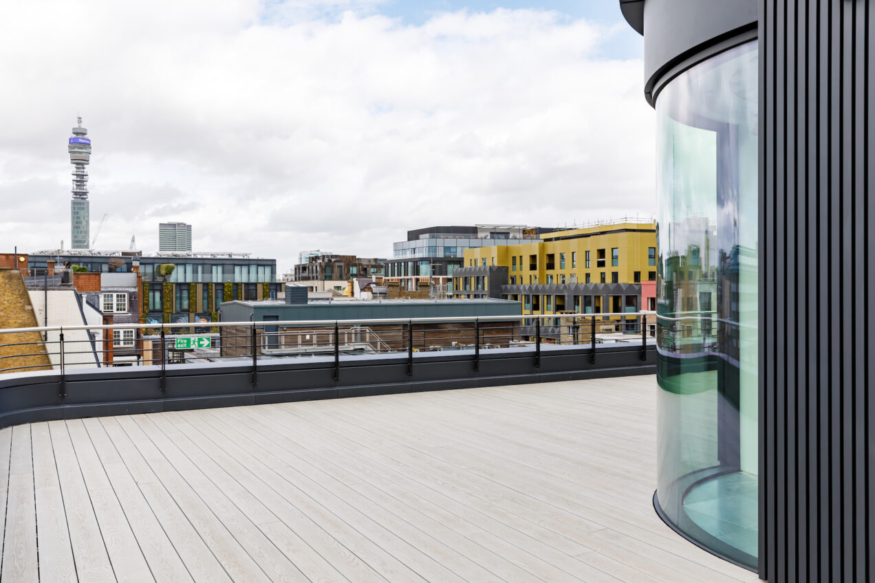 12 Area view of terrace and balustrades 