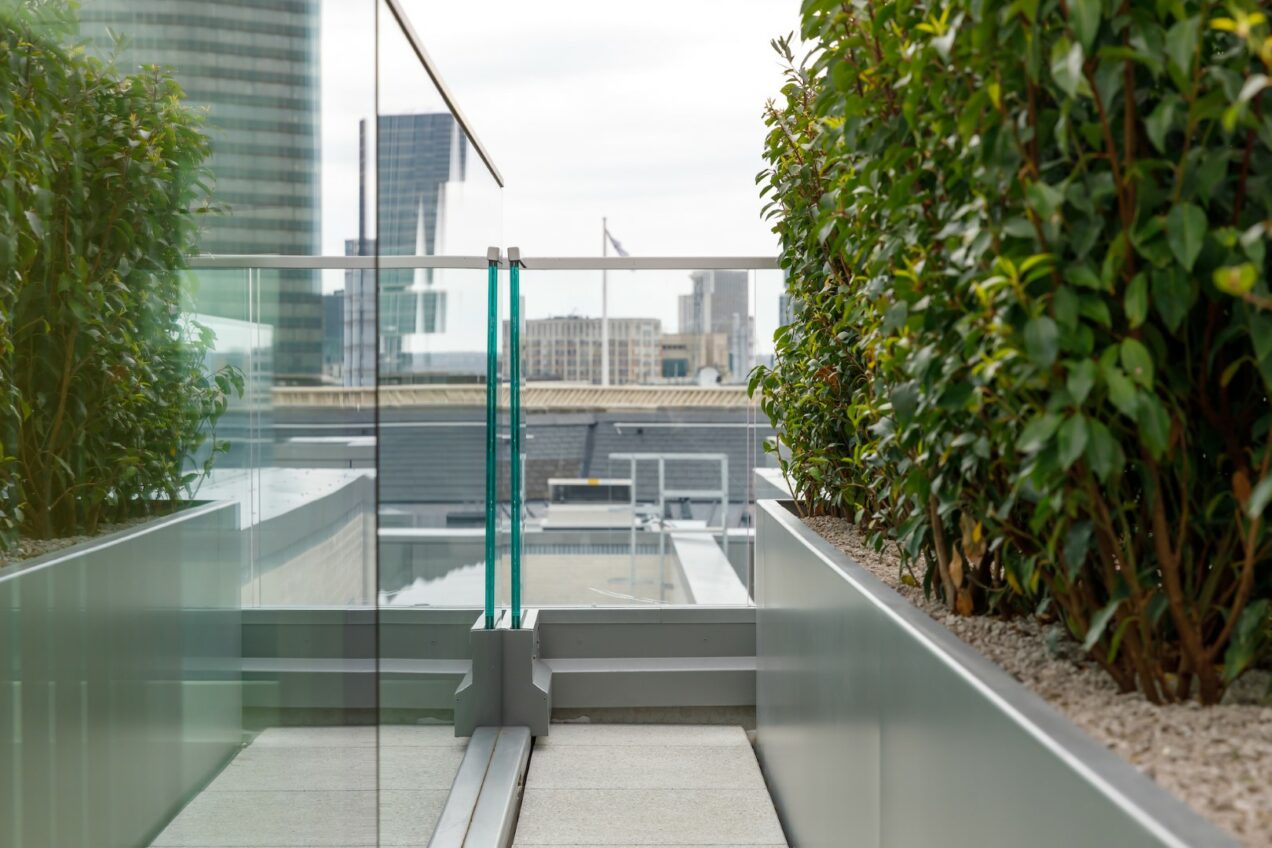 12 Glass Panels on Roof Terrace 